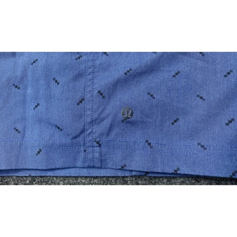 Lululemon Commission Shorts Men 32 Blue Geometric Print Stretch Chino